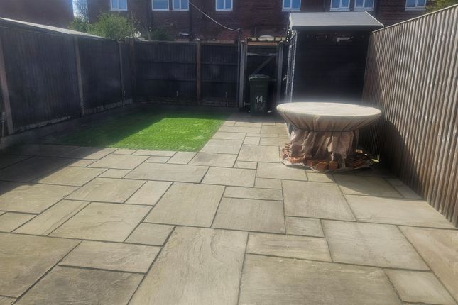 14, Croft Avenue, Normanton photo 3