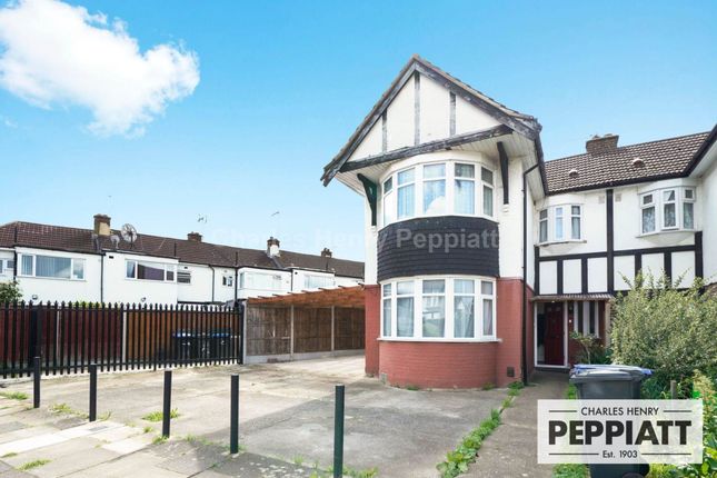 Thumbnail Semi-detached house for sale in Petersfield Close, London