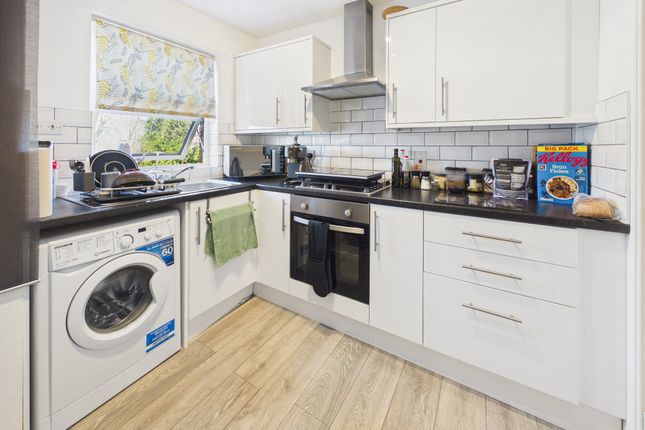 36, Brockhurst Walk, Wigan photo 4
