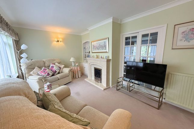 1a Woodlands Drive, Sale photo 3