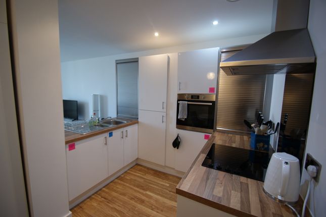 A2305 X1 Media City, Michigan Avenue, Salford photo 4