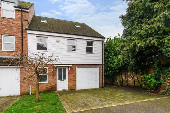 End terrace house for sale in St Georges Close, Toddington