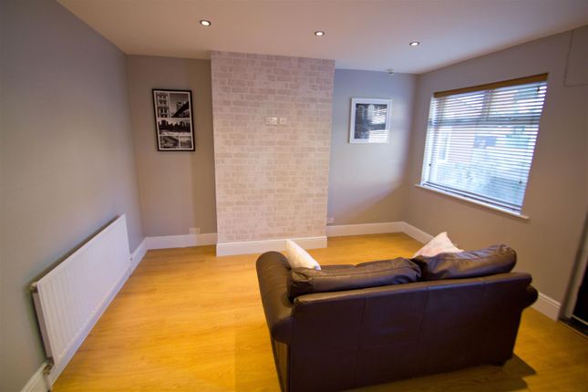 Chestnut Grove, Leeds photo 2