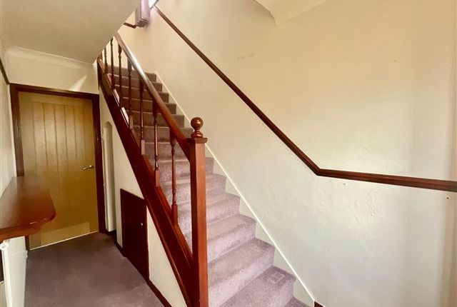 22, Barber Close Todwick, Sheffield photo 3