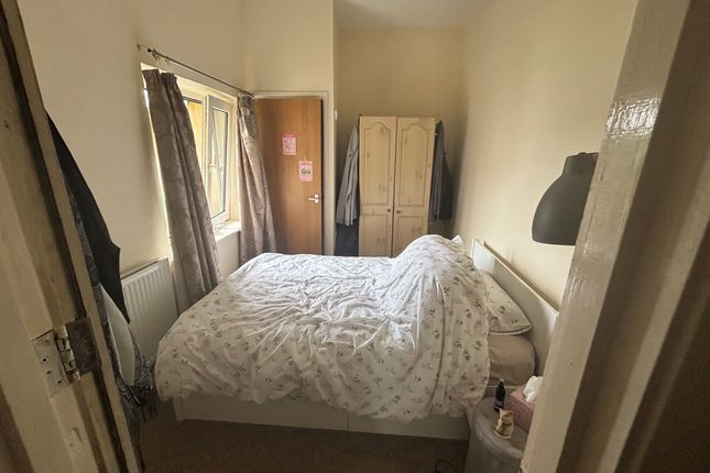 60a, Commercial Street, Maesteg photo 5