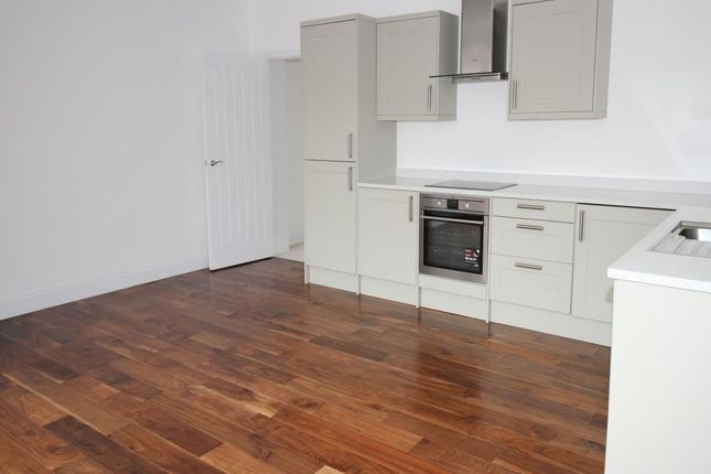 Flat 1, 19, Eversley Park, Kent photo 2