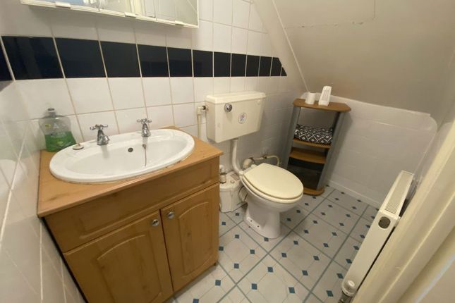 Room 1 82, Norwich Road, Cambridgeshire photo 4