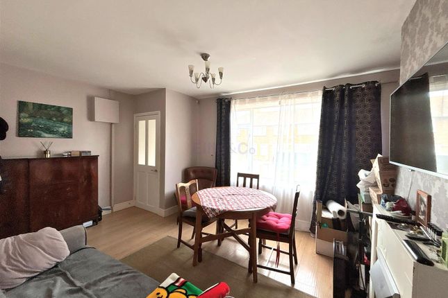 6, Chilham Road, Mottingham photo 4