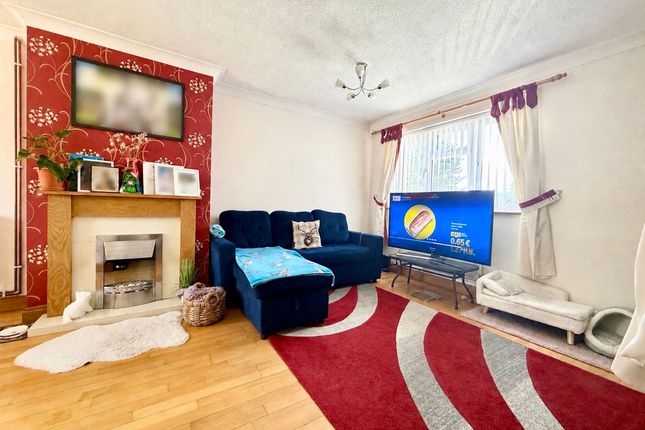 3 Rye Avenue, Cheltenham photo 4