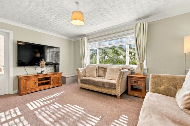 121, Broomlands Drive, Irvine photo 4