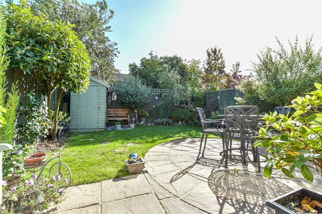 Lucks Way, Marden photo 2