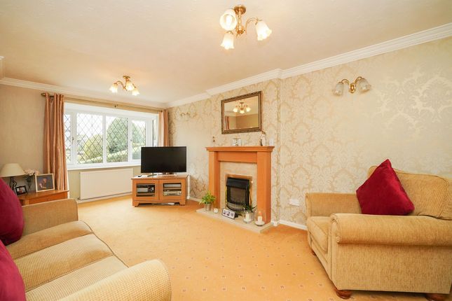 1 Willingham Gardens, Sheffield photo 3