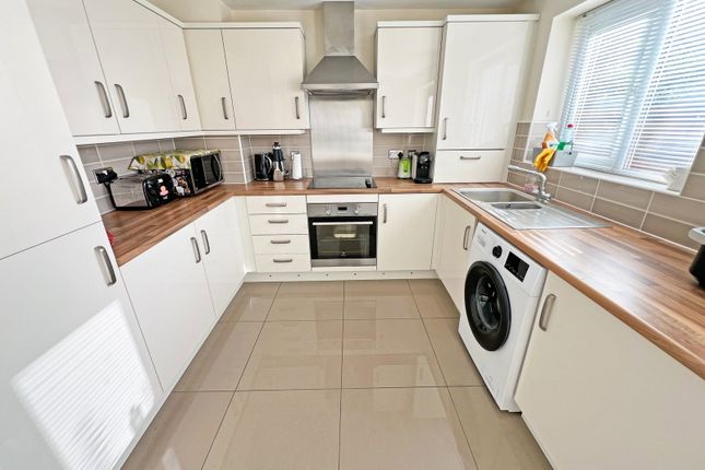 Wye Close, Leicester photo 4