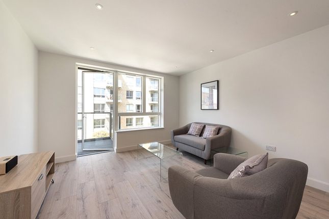Flat for sale in High Street, London