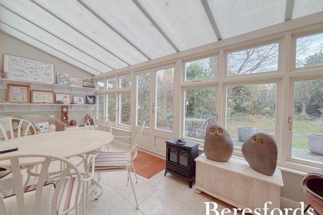 31, Clayton Avenue, Upminster photo 4