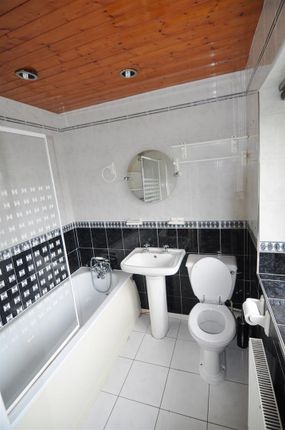 75, Daisy Street, Bradford photo 4