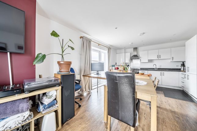 Flat 15, Carroll Court,, Seaton Road, Mitcham photo 4