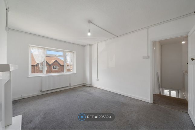 Ferndown Road, London photo 3