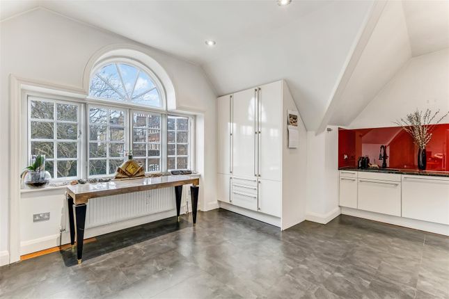 31d, Lyndhurst Road, London photo 2