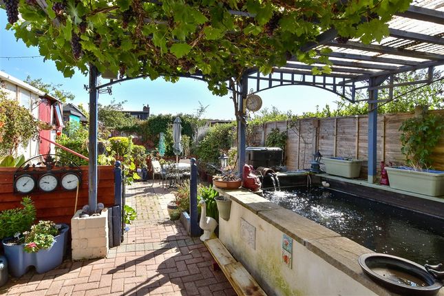 Bengairn Avenue, Brighton photo 2
