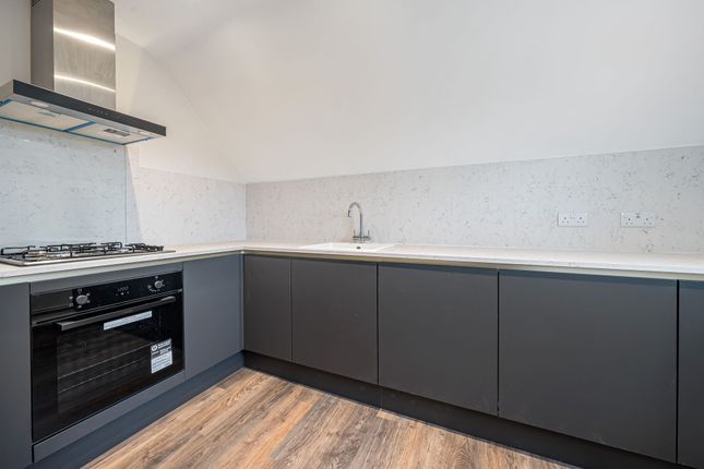 Flat 5, Bishops House Lower South Street, Godalming photo 3