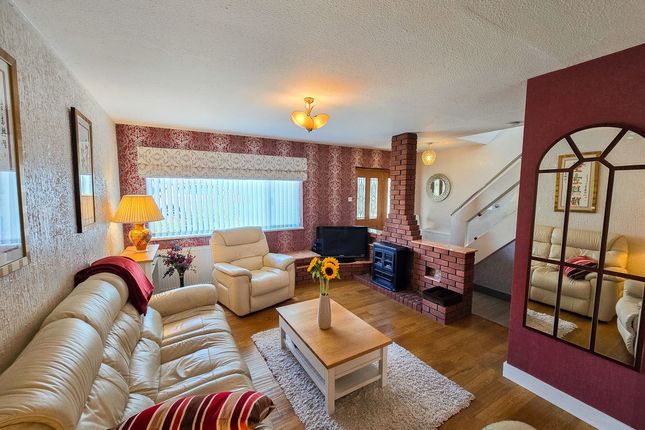 75, Horsley Avenue, Crawcrook photo 2