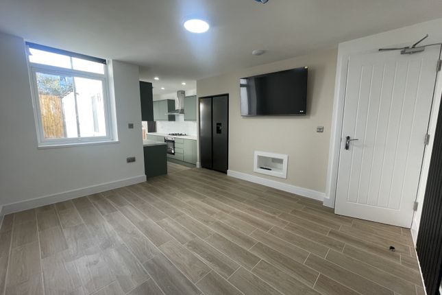 Rhymney Street, Cardiff photo 2