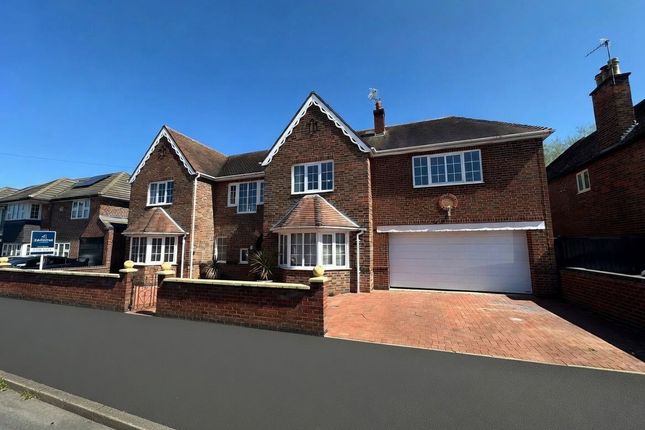 8 Holmfield Avenue, Leicester photo 2