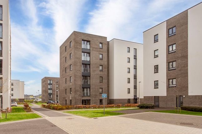 Thumbnail Flat for sale in 6/19 Arneil Drive, Crewe, Edinburgh