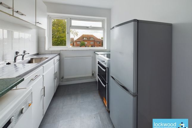 8a, Ashford Crescent, Ashford photo 2