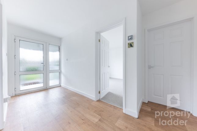 3, Shirley Close, Norwich photo 4