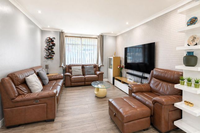 149, Trinity Road, Southall photo 3