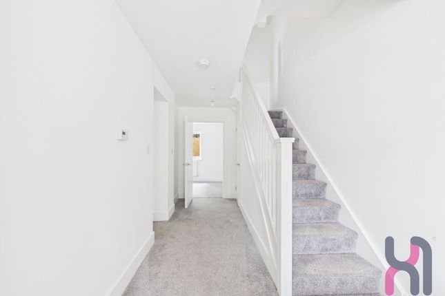 79 Tockholes Road, Darwen photo 3