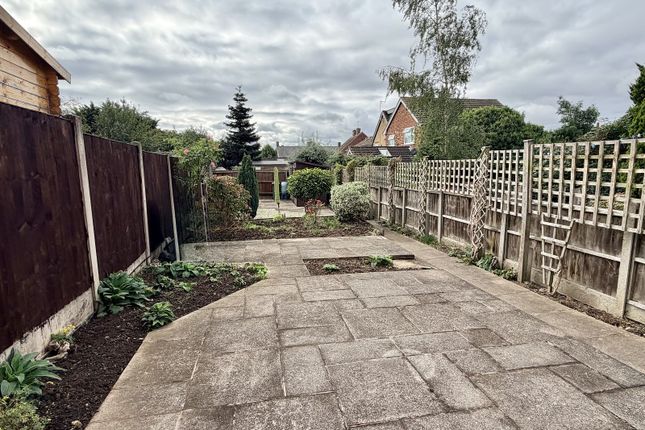 38, Alexander Avenue, Leicester photo 2