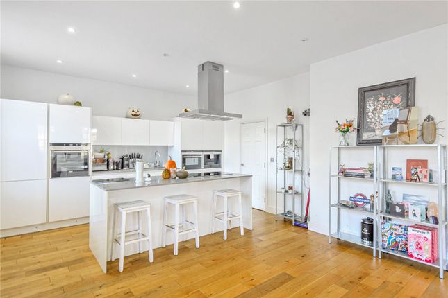 Flat 3, 37, Churchgate Street, Suffolk photo 4