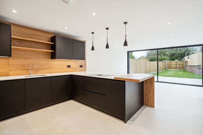 Cedarwood, Gypsy Lane, Marlow photo 3