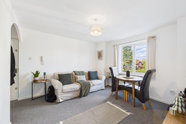 7 Kerria Court, Vervain Close, Gloucester photo 3