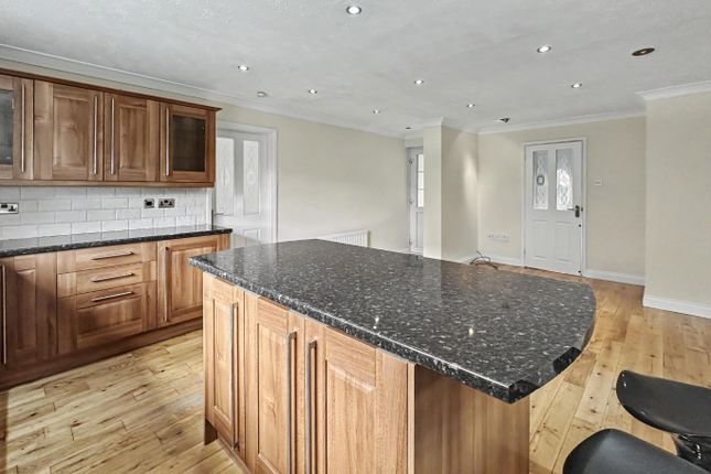 1, Lowry Close, Cambs photo 3