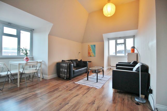 Flat 3, 165 Kilburn High Road, Kilburn photo 2