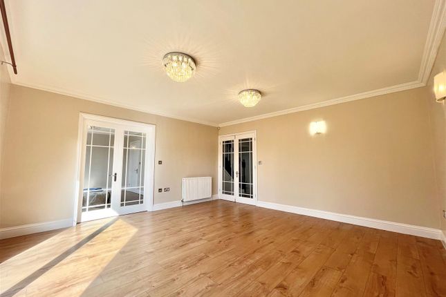 13a, The Drive, Ickenham photo 4