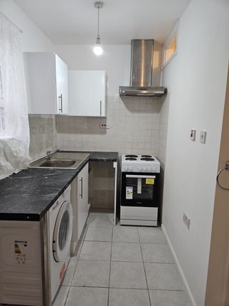 Flat D 117, Myddleton Road, London photo 3