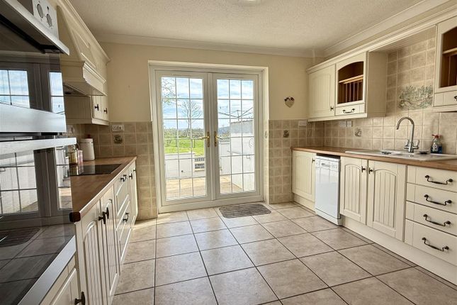 18, Min Y Graig, Llanelli photo 2