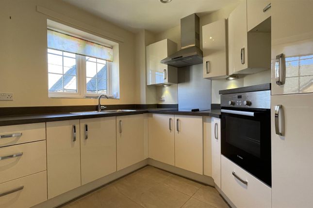 Flat 54, Roslyn Court, Lisle Lane, Ely photo 3
