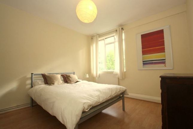 Flat to rent in Hallfield Estate, London