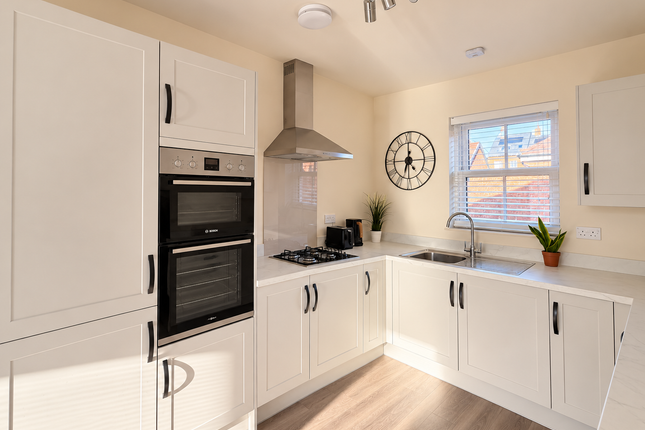 3 Cearle Close, Bedford photo 4