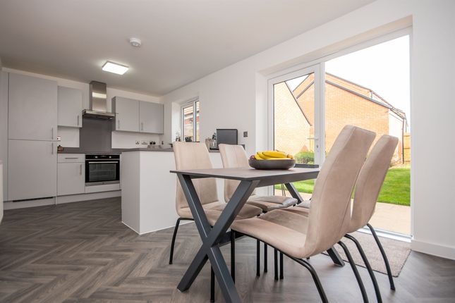 33, Goldcrest Way, Kettering photo 3