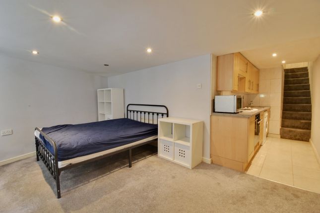 Studio to rent in Chester Road, Watford, Hertfordshire