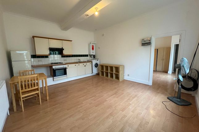 Thumbnail Flat to rent in Orford Road, London