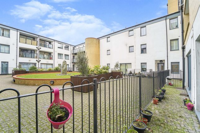 Flat for sale in Lord Street, Watford