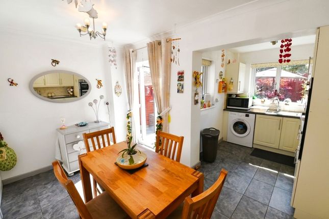 65 Withington Drive, Manchester photo 4